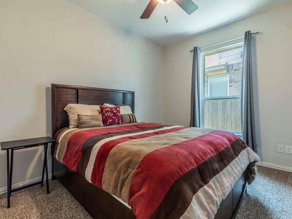 105 Penna LN, Georgetown TX 78628