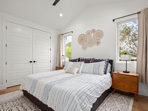 2919 E 13th ST 2, Austin TX 78702