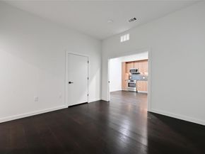 2209 S 1st ST 107, Austin TX 78704