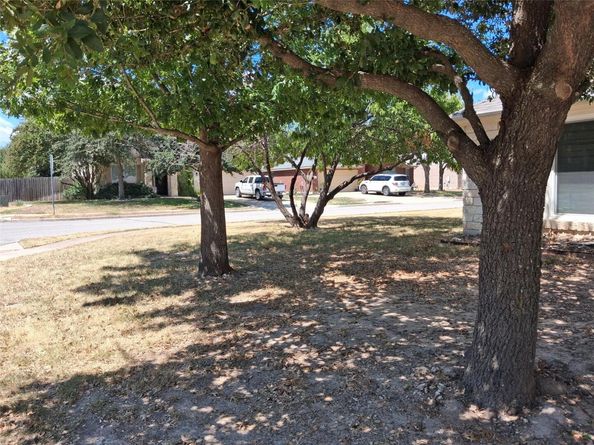1101 Downridge DR, Leander TX 78641