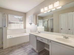 6121 Jumano LN, Austin TX 78749