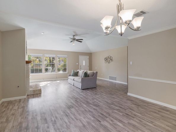 6121 Jumano LN, Austin TX 78749