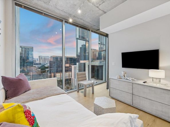 360 Nueces ST 1417, Austin TX 78701