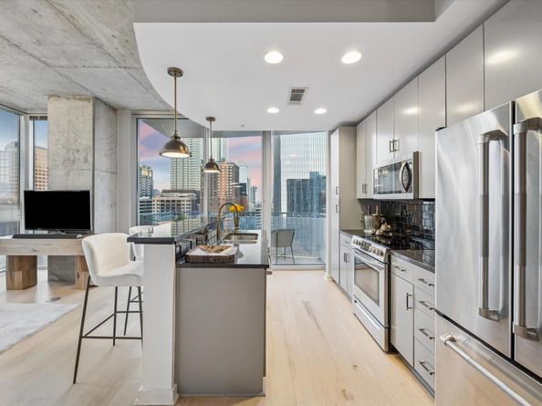 360 Nueces ST 1417, Austin TX 78701