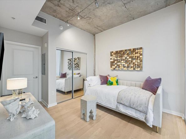 360 Nueces ST 1417, Austin TX 78701