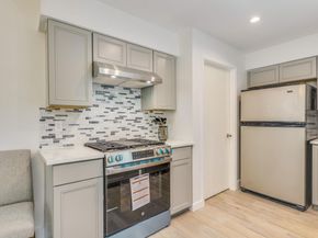 8304 Bradford Edward CV B, Austin TX 78759