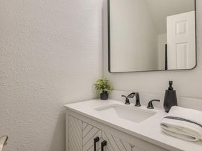 8304 Bradford Edward CV B, Austin TX 78759