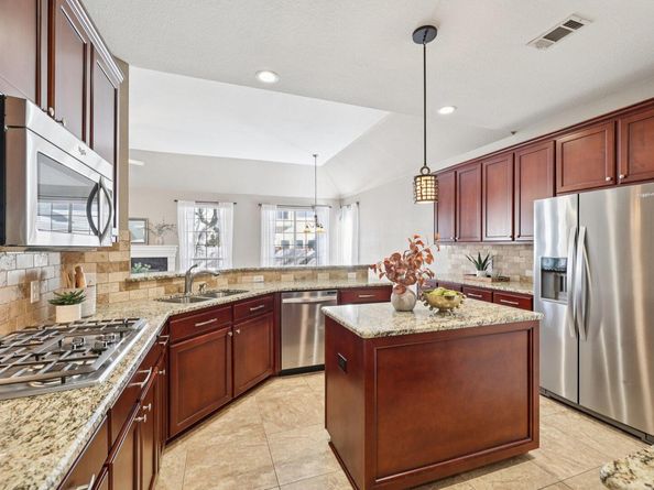 2304 Oak Springs CV, Round Rock TX 78681