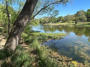 320 Ridgecrest RD, Georgetown TX 78628