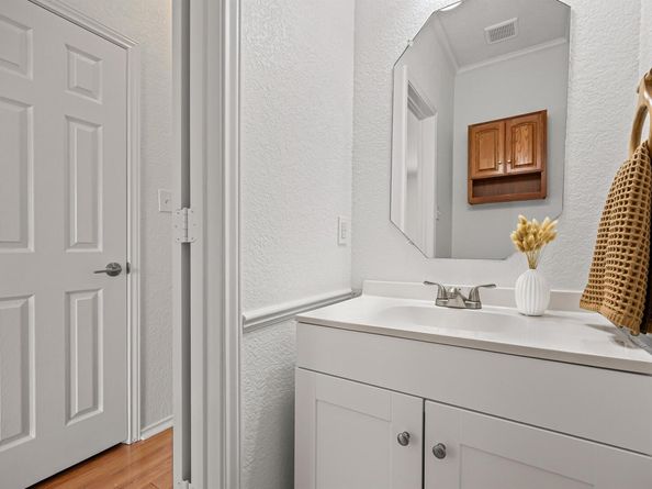 3514 Rock Shelf LN, Round Rock TX 78681