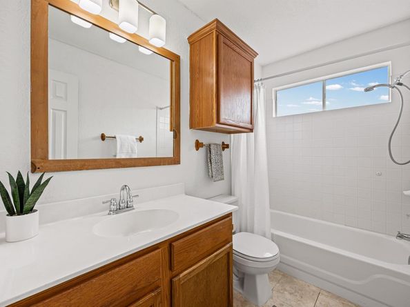 3514 Rock Shelf LN, Round Rock TX 78681