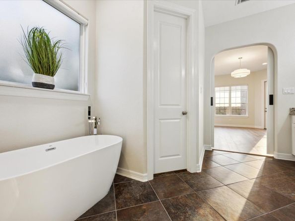 3207 Crystal Falls PKWY, Leander TX 78641