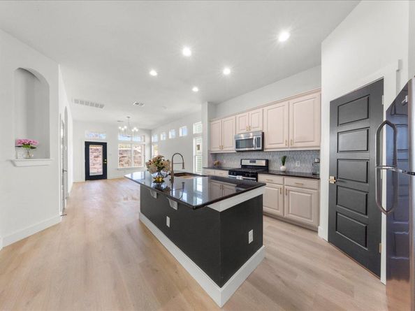 2408 Vintage Stave RD 101, Austin TX 78748