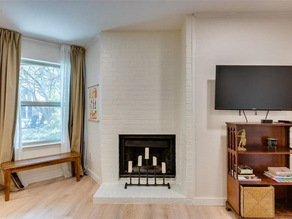 5608 Cougar DR 117, Austin TX 78745