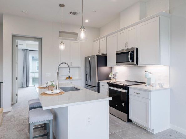 12001 Vista Parke DR 202, Austin TX 78726