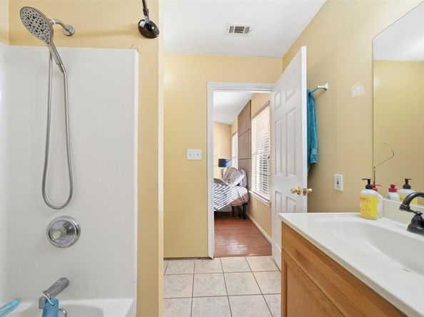 105 Snyders TRL, Liberty Hill TX 78642