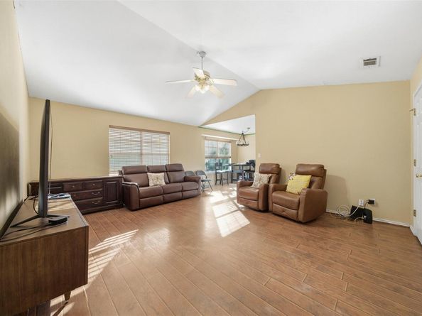 105 Snyders TRL, Liberty Hill TX 78642