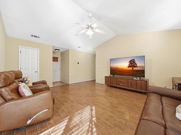 105 Snyders TRL, Liberty Hill TX 78642