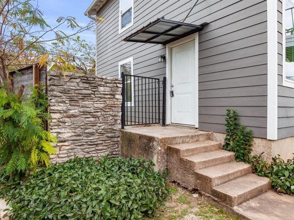7305 A/B Grand Canyon DR, Austin TX 78752