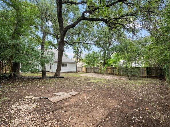 4411 Cumbria LN, Austin TX 78727