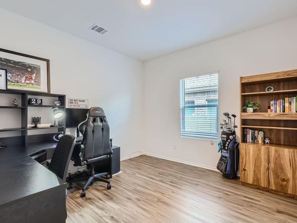 124 Flint Mountain RD, Georgetown TX 78628