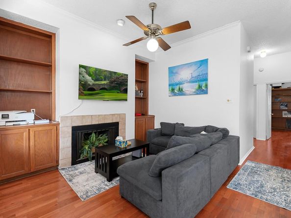 2802 Nueces ST 303, Austin TX 78705