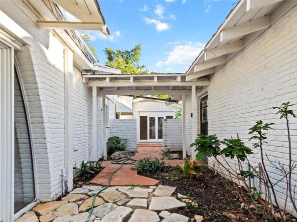 4202 N Hills DR, Austin TX 78731