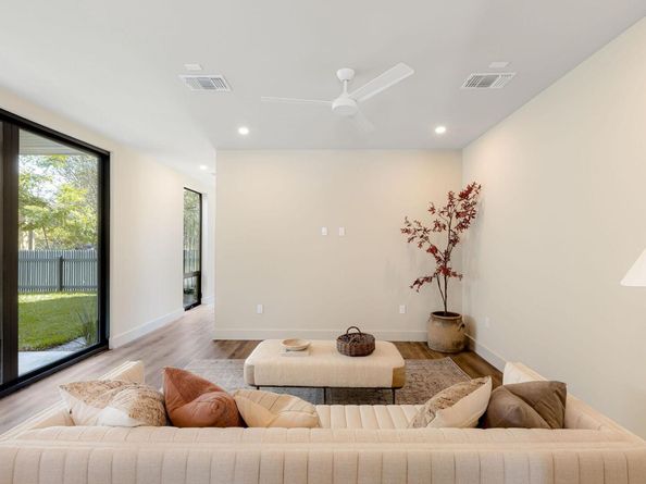 4412 Banister LN 1, Austin TX 78745