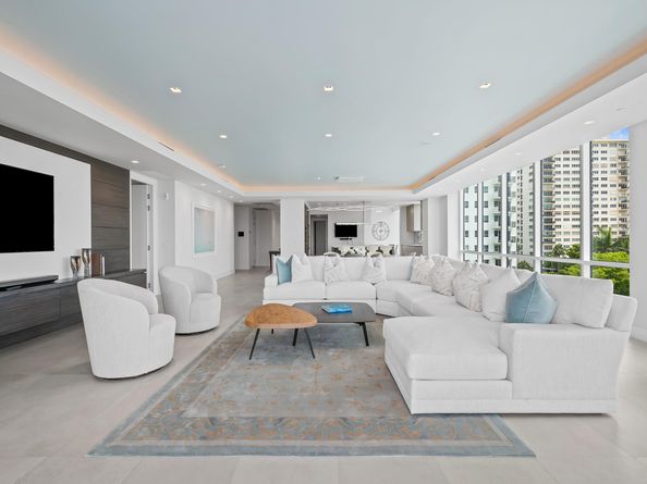 353 Sunset Drive PH02, Fort Lauderdale FL 33301