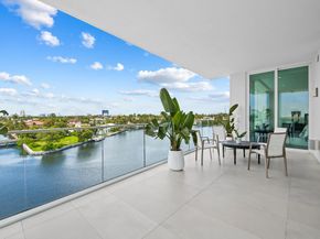 353 Sunset Drive PH02, Fort Lauderdale FL 33301