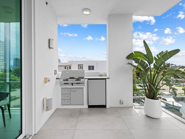 353 Sunset Drive PH02, Fort Lauderdale FL 33301