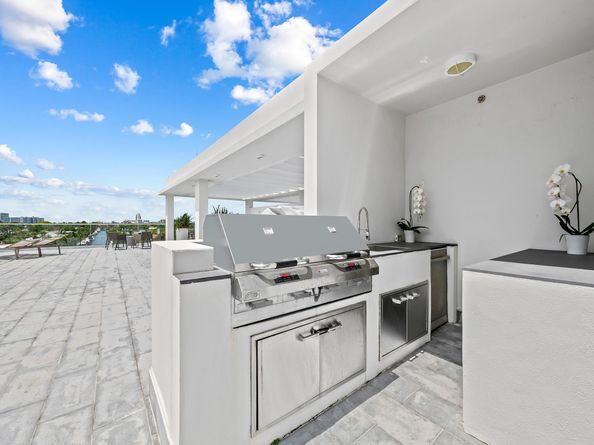 353 Sunset Drive PH02, Fort Lauderdale FL 33301