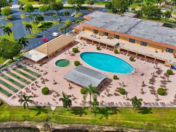 15401 Pembridge Ave 13, Delray Beach FL 33484