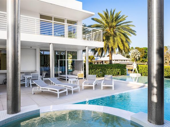 500 Isle Of Capri Dr, Fort Lauderdale FL 33301
