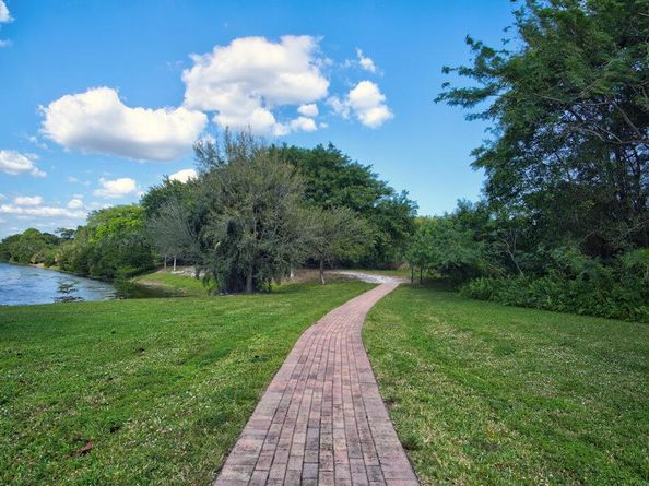 1823 SW 17th Street, Boca Raton FL 33486
