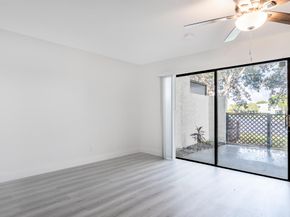 1185 NW 98th Terrace 133, Pembroke Pines FL 33024