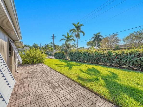 238 SE 3rd St, Dania Beach FL 33004