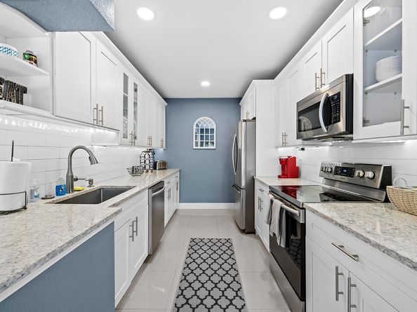 2645 SE 3rd St, Pompano Beach FL 33062