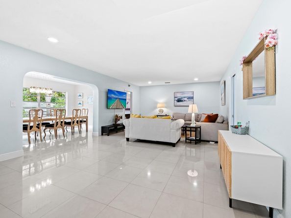 2645 SE 3rd St, Pompano Beach FL 33062