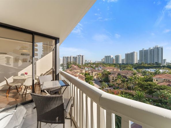 1000 E Island Blvd 807, Aventura FL 33160