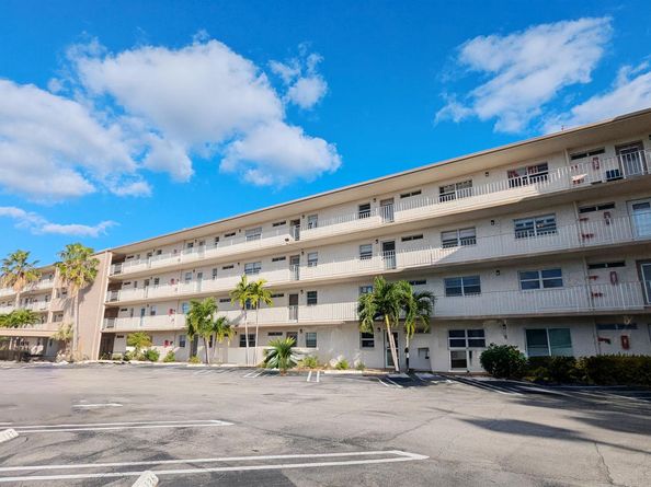 2601 NE 3rd Court 210, Boynton Beach FL 33435
