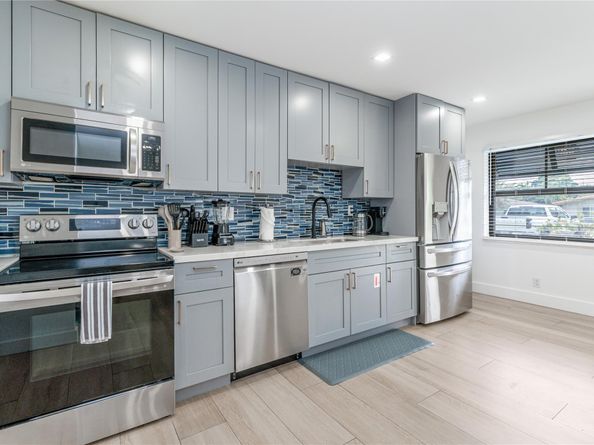 825 SW 14th St, Fort Lauderdale FL 33315