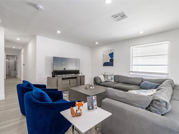 825 SW 14th St, Fort Lauderdale FL 33315