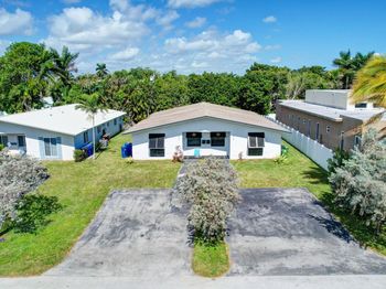 825 SW 14th St