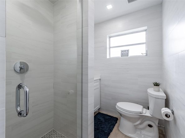 825 SW 14th St, Fort Lauderdale FL 33315