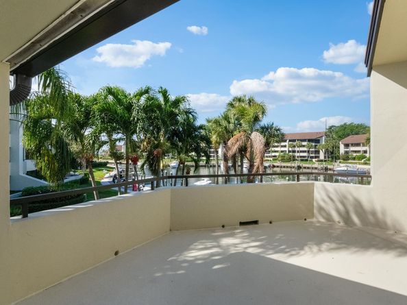 1141 Marine Way E Hth, North Palm Beach FL 33408