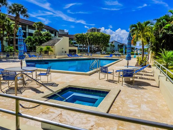 1141 Marine Way E Hth, North Palm Beach FL 33408