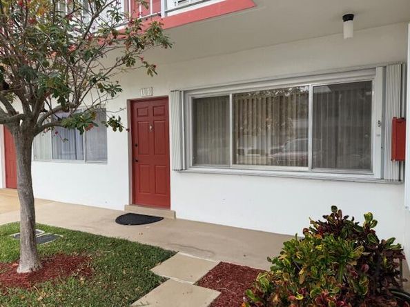 2840 Lake Osborne Drive 109, Lake Worth Beach FL 33461