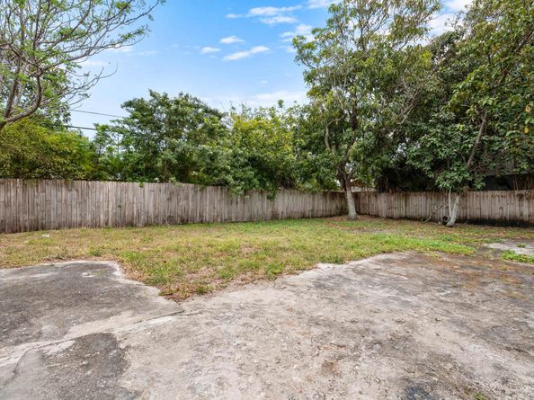 1134 NW 18th Avenue, Fort Lauderdale FL 33311