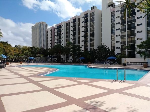16919 N Bay Rd 911, Sunny Isles Beach FL 33160